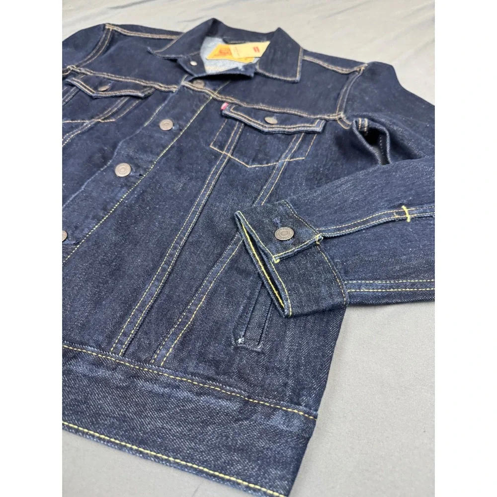 Levis Mens The Trucker Jacket Dark Indigo Denim Standard Fit Size Medium NWT